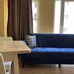 Cozy Flat With Balcony Near Taksim Square