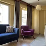 Cozy Flat With Balcony Near Taksim Square