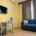 Cozy Flat With Balcony Near Taksim Square