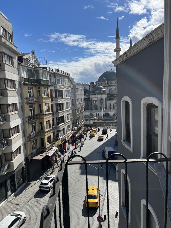 Cozy Flat With Balcony Near Taksim Square Appartement