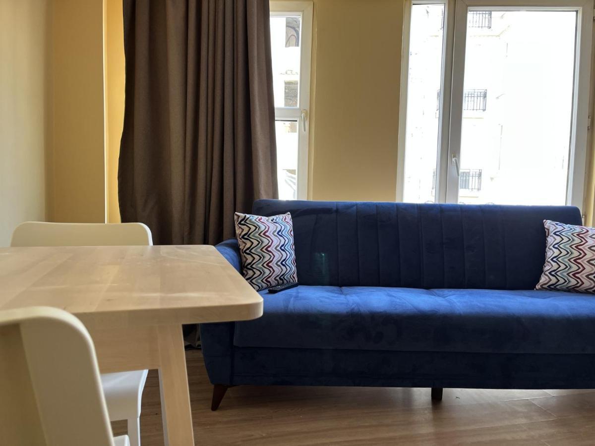 Cozy Flat With Balcony Near Taksim Square İstanbul