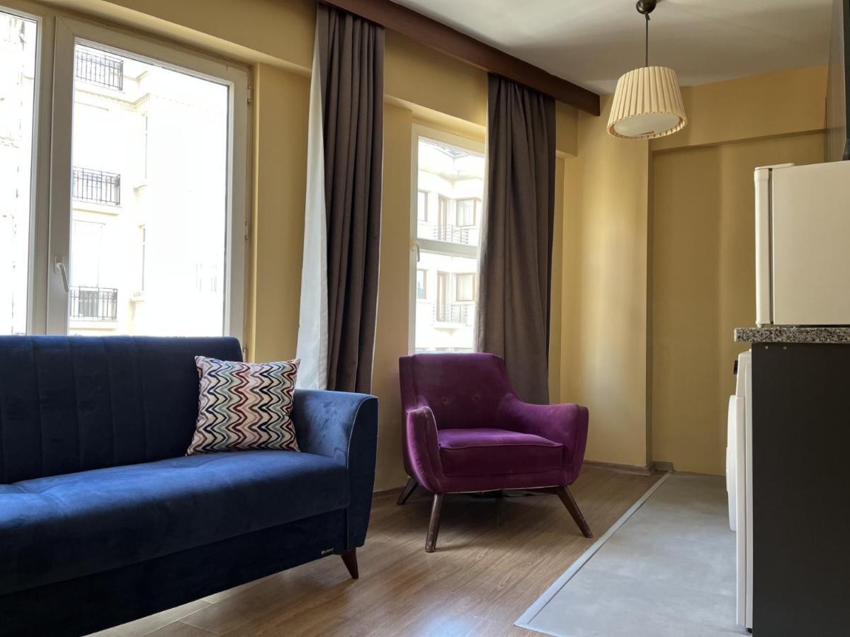 Cozy Flat With Balcony Near Taksim Square * İstanbul